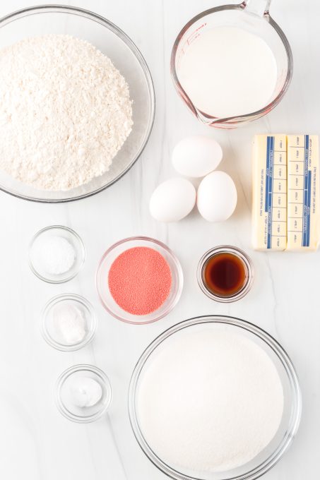 Ingredients to make a Strawberry Crunch Cake from scratch.