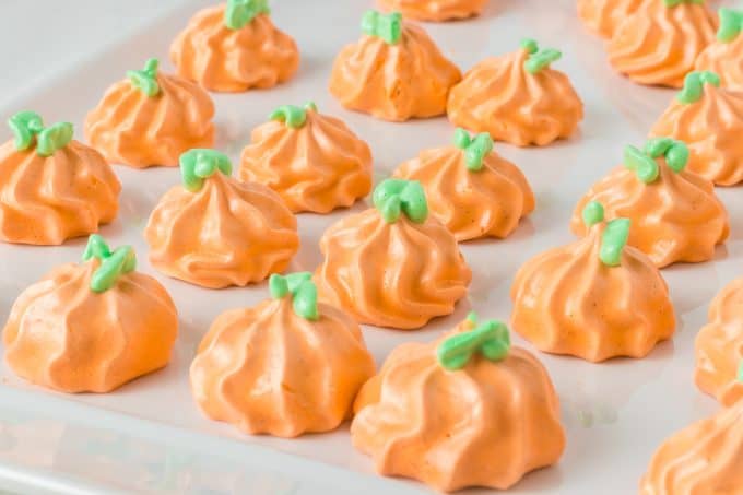 Pumpkin Spice Meringue Pumpkins