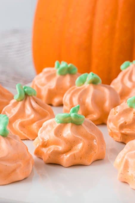 Pumpkin Spice Meringue Pumpkins