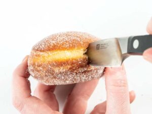 Cutting malasada