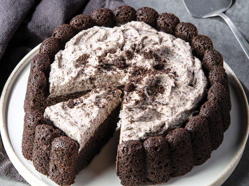 Black Cocoa Cookies and Cream Cake