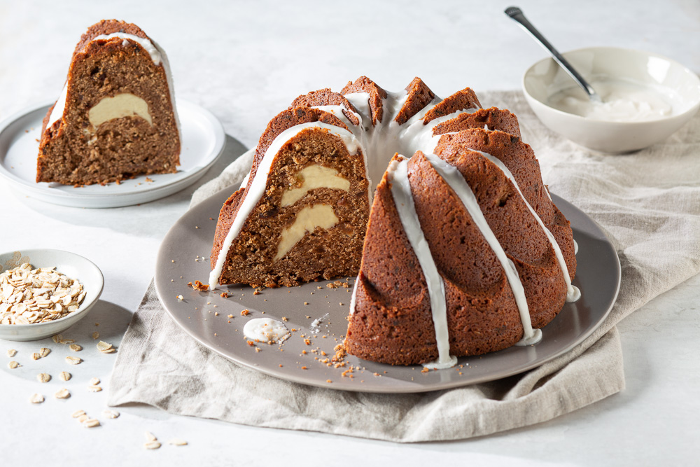 oatmeal cream bundt cake