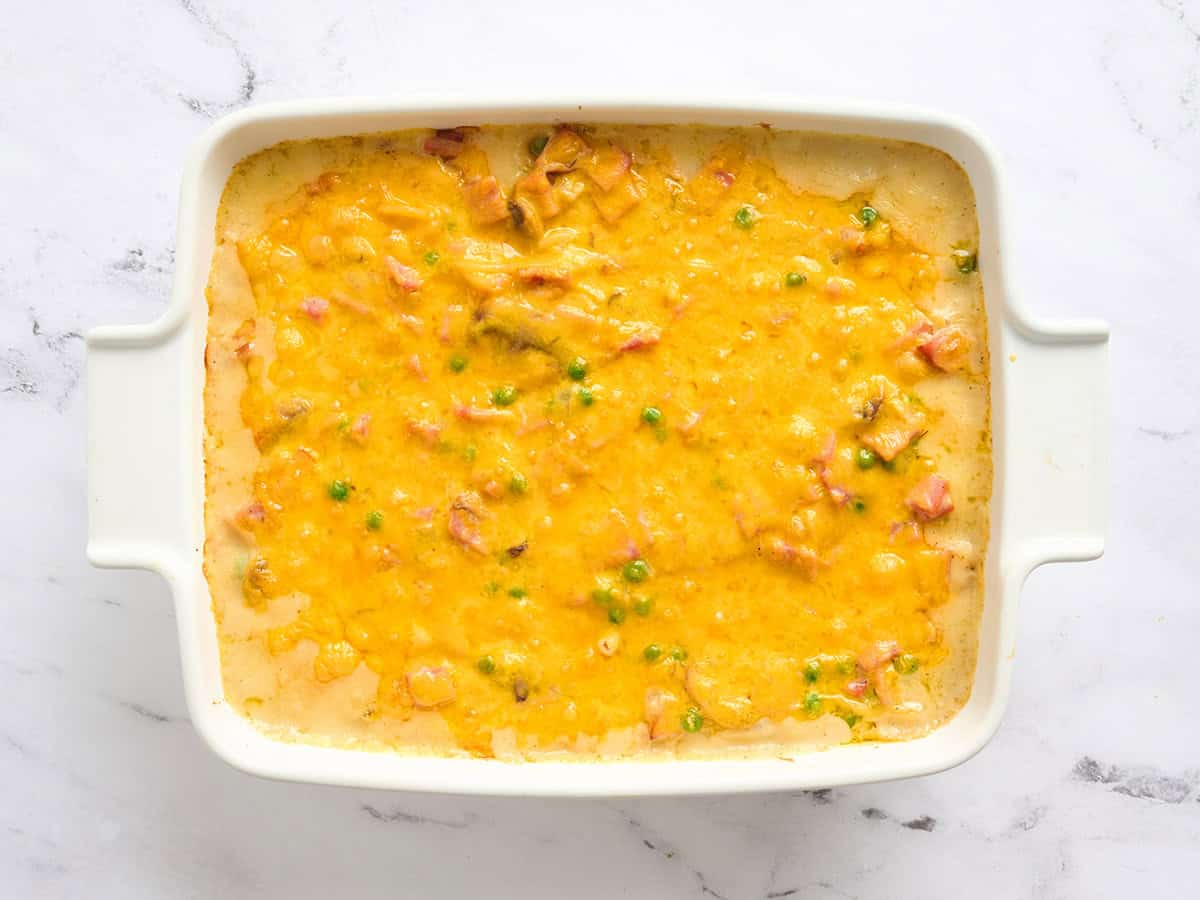 Finished ham tetrazzini in a casserole dish.