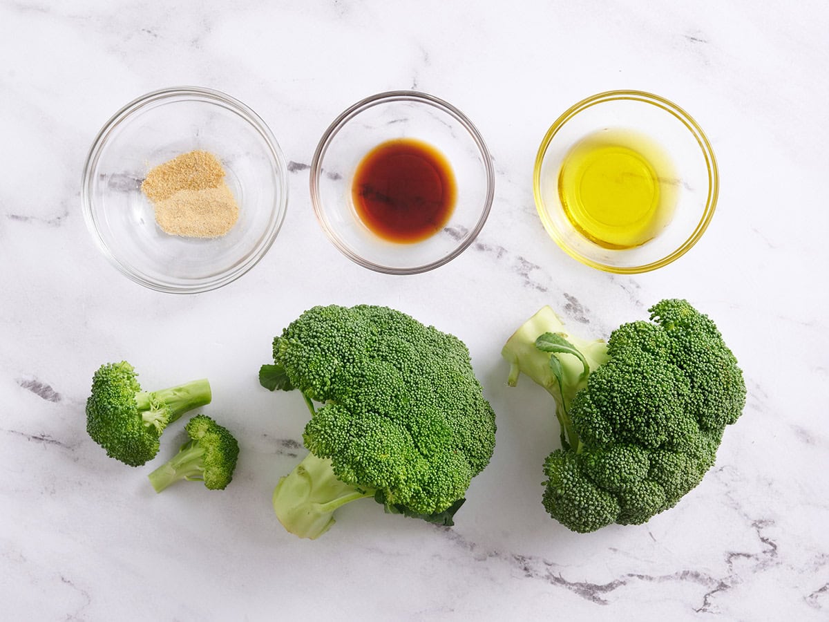 The ingredients to make air fryer broccoli.