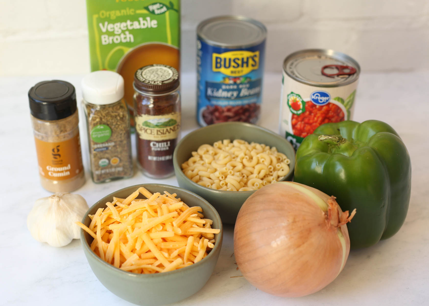 Ingredients for A large single serving of vegetarian chili Mac include pasta, tomatoes, beans, broth, onion, green pepper, and more.